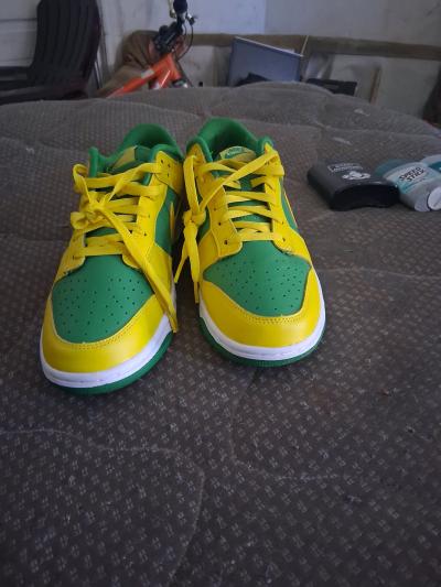 Nike dunks rare color way on size 10 - Thumbnail 2