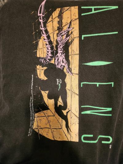 aliens comis dark horse promo tshirt - Thumbnail 7