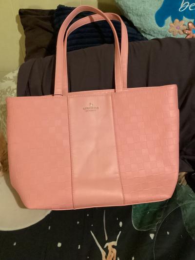 New Large London Fog Pink Leather Purse with original price.