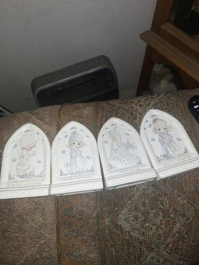 Figurines