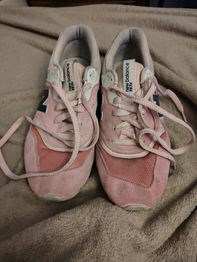 womens size 11 sneakers