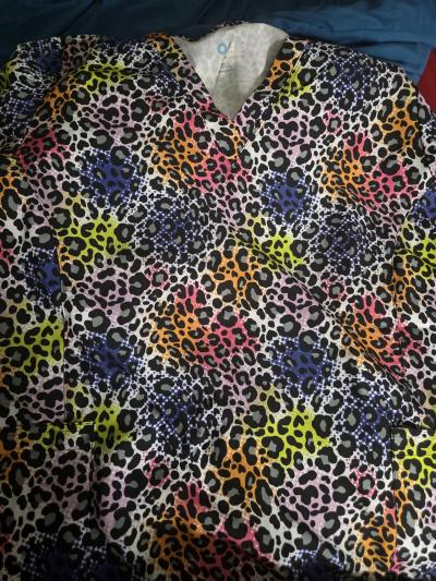 Womens Scrub top sz 2x great condition