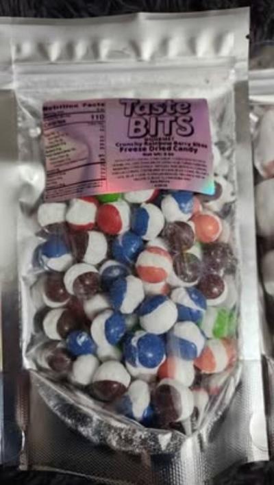 Banana Split and Wild Berry Skittles and Red Velvet - Thumbnail 3
