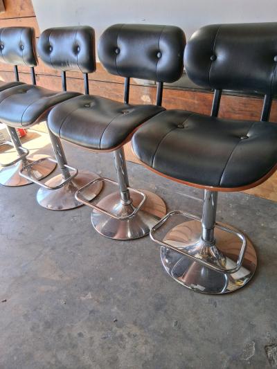 BEAUTIFFUL CHAIRS - Thumbnail 6