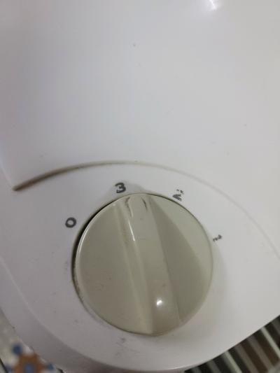 2 Lasko Fans Work Good 15 ea - Thumbnail 2