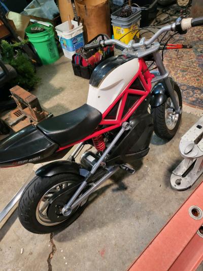 Razor RSF650 Electric mini bike - Thumbnail 3