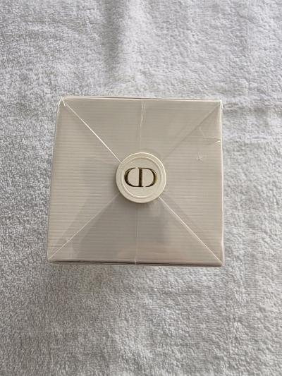 Dior Jadore Eau de Parfum Vaporisateur Spray 100ml  34 FLOZ - Thumbnail 3