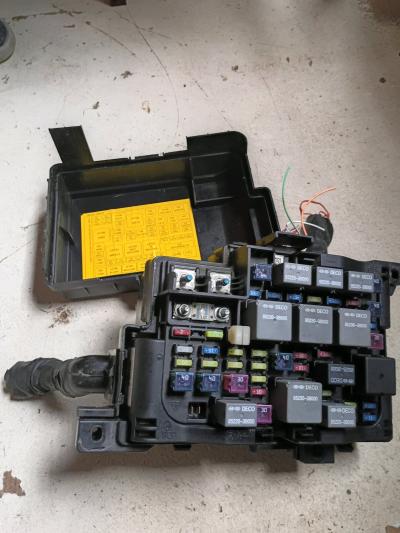 fuse box caja de suiches de kia rondon
