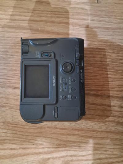 Camera - Thumbnail 2