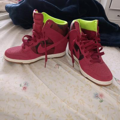 Nike shoes nice good condition - Thumbnail 2