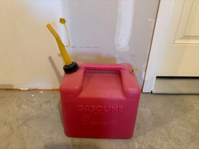 Chilton 5 gallon gas can