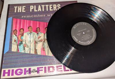 Soul Lot  Johnny Mathis The Platters  2 Pc Vinyl Record Lot - Thumbnail 4