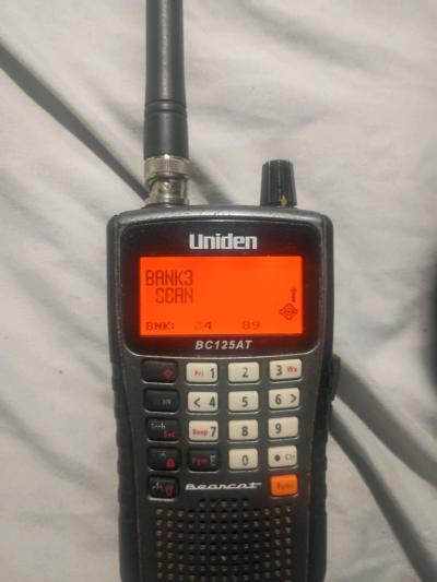 police scanner hand held UNIDEN SCANNER MODEL NUMBER BC125AT