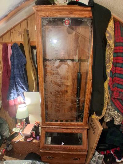 gun cabinet - Thumbnail 2