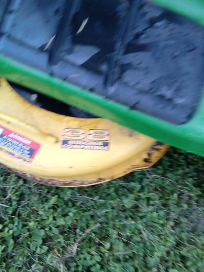 John Deere LT 155 riding tractor runs great - Thumbnail 6