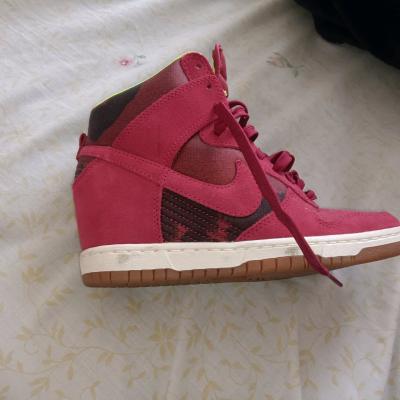 Nike shoes nice good condition - Thumbnail 3
