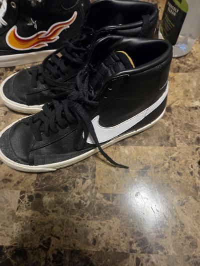 Womes 8and a half Nike Blazers 77