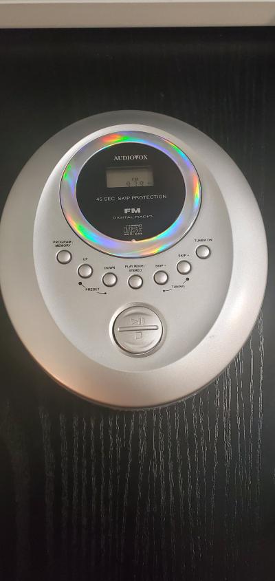 Audiovox DM821045 Portable CD Player