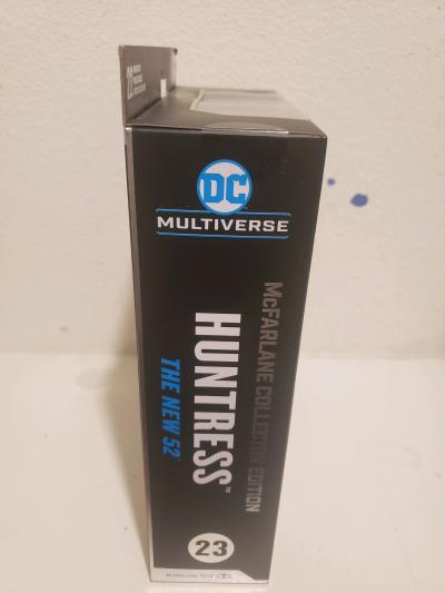 Dc multiverse mcfarlane collector edition  Huntress - Thumbnail 2