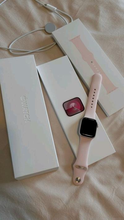 New iphone Apple watch 12 working perfectly and no issues