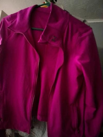 Under Armour Large Jacket worn a couple times by my daughter - Thumbnail 3