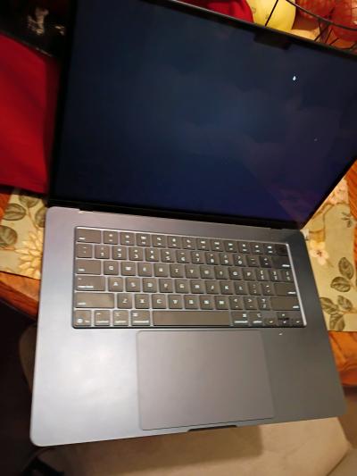 MacBook Air - Thumbnail 2