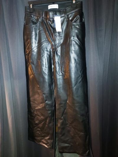 Ambercrombie and Fitch Black Faux Leather Pants Size 6s