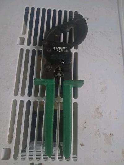 Greenlee 759 compact rachet cable cutter