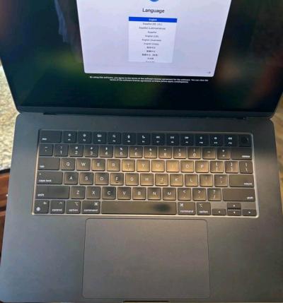 Apple MacBook Air 15inch - Thumbnail 2