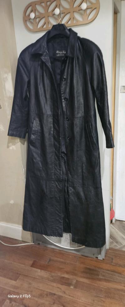 Leather trench coat - Thumbnail 5