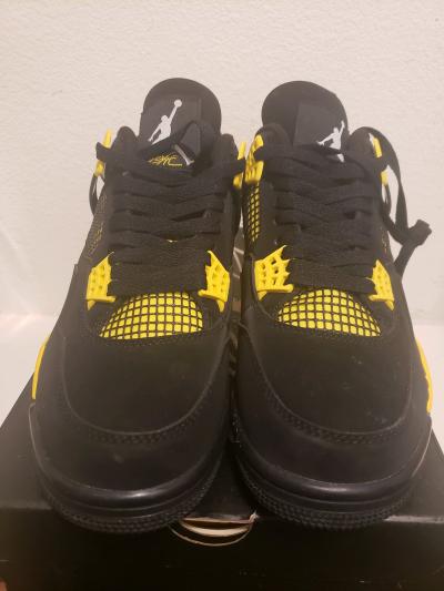Jordan 4 Retro  Thunder men size 10