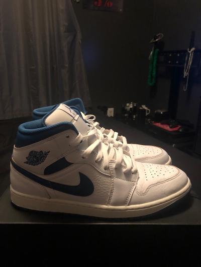 Air Jordan 1 mid se