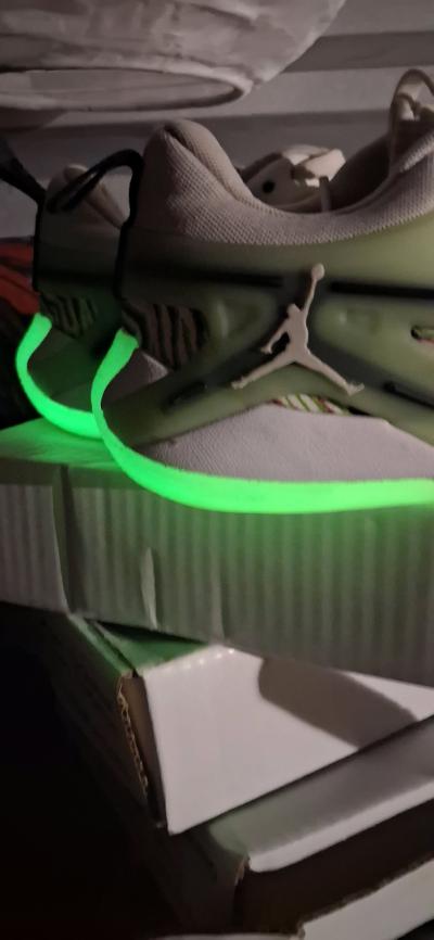 Air Jordan Wmns Jordan Heir Showstopper Style Code FZ2471100 - Thumbnail 9