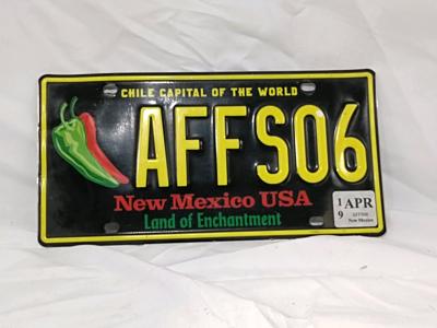 VARIOUS VINTAGE STATE LICENSE PLATES - Thumbnail 11