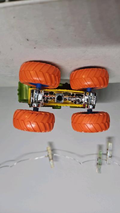 Hot Wheels Monster Trucks Will Trash It All garbage truck - Thumbnail 10