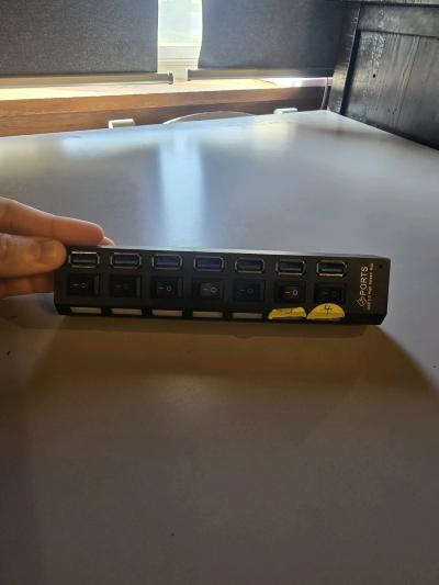 Tech Lot JBL SoundBoost Moto Mod  7Port USB 30 Hub AsIs - Thumbnail 3