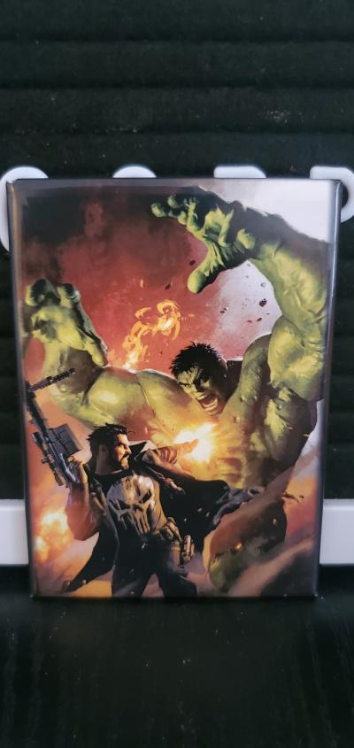 Marvel The Punisher vs Hulk Magnet