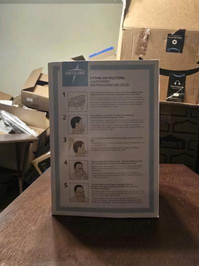 Medline N95 Respirator Masks  Box of 20 Brand New - Thumbnail 2