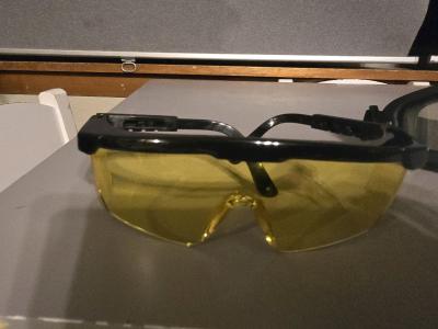 Selling a big lot of 11 safety glasses and protective goggle - Thumbnail 5