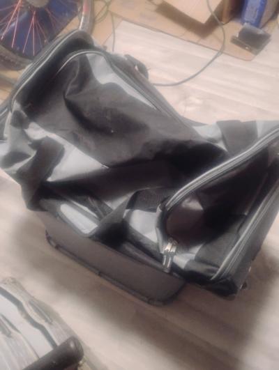 carry bag with wheels