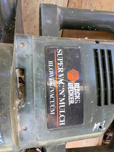 A Black and Decker Blower - Thumbnail 3