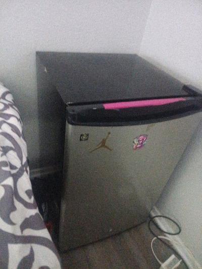 mini refrigerator - Thumbnail 2