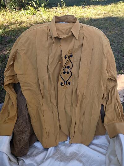 A Nice Gold Long Sleeve Button Down Long Sleeve Top