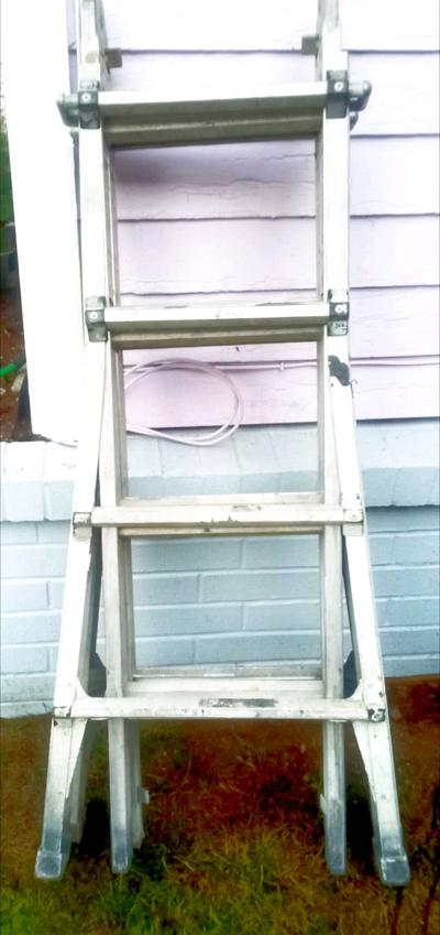 Aluminum MultiPosition Folding Ladder - Thumbnail 3