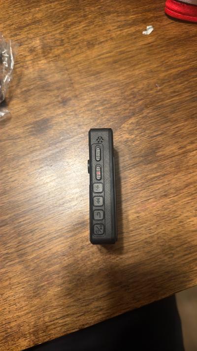 Small Body Camera with mounts and charging cable - Thumbnail 3