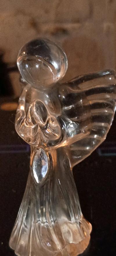 Small Plastic Clear Angel Statue - Thumbnail 4