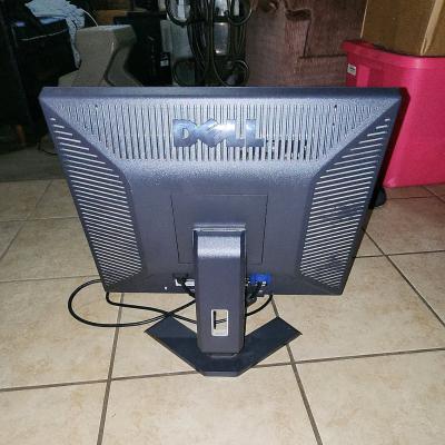 dell flat screen monitor with vegaport and plug