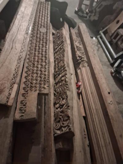 antique Chinese courtyard gate or temple door - Thumbnail 2