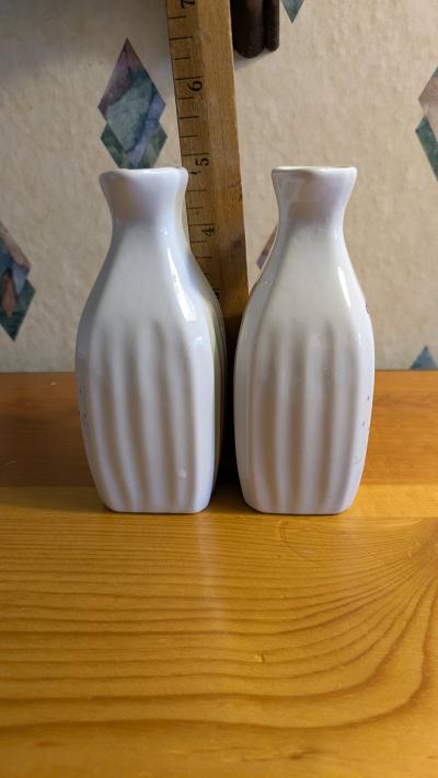 Ceramic White Oil  Vinegar Set 2 Bottles w Handle Pour Spout - Thumbnail 5