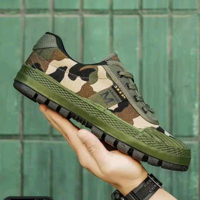Fashionable Camo Hiking Sneaker Shoes Size 10 US k - Thumbnail 2